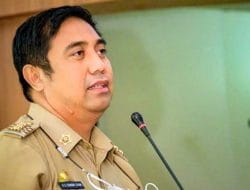 Bupati Chaidir Syam, Kembali Serahkan Bantuan Komputer Perpustakaan Desa