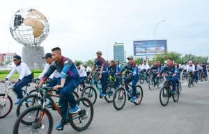 Marinir Makassar Gowes Keliling Kota Daeng