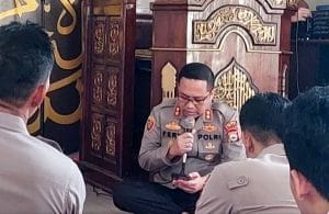 Baca Al-Qur’an Usai Shalat Dhuhur Berjamaah, Kapolres Sinjai : Kita akan Rutinkan Setiap Hari