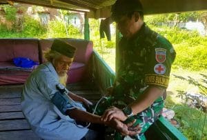 Door to Door Satgas TMMD Kodim 1411/Blk, Layanan Kesehatan Bagi Masyarakat Tanah Lemo