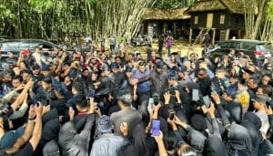 Menteri Dalam Negeri Disambut Ratusan Warga Bulukumba di Ammatoa Kajang