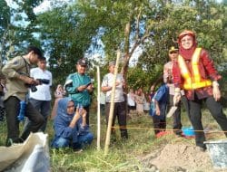 Peletakan Batu Pertama Ruang Baru SMP 3 Barombong, Husniah Talenrang : Semoga Rampung Sesuai Target