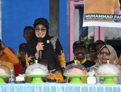 Bupati Luwu Utara Indah Buka Turnamen Kasti Piala Fauzi