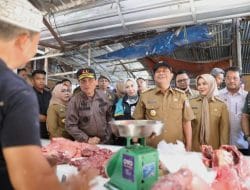 Dampingi PJ Gubernur Sulsel, Wawali Makassar Tinjau Harga Komoditas Pangan di Dua Pasar