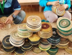 Lestarikan Budaya Lokal, Hanya Lapas Takalar Yang Terus Produksi Songko Guru Untuk Membangun Kerja Sama Dengan Diskop UKM Nakertrans