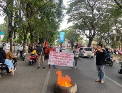 Sering Terjadi Pemadaman Listrik Secara Bergilir Gerakan Aktivis Mahasiswa (GAM) Demo Kantor PLN Sulselrabar