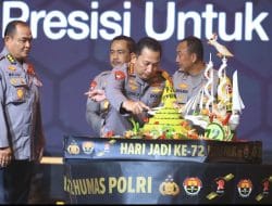 Kapolri Beri Dua Hadiah Untuk Divisi Humas 