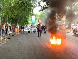 Sering Terjadi Pemadaman Listrik : GAM Melakukan Pelemparan Telur Sebagai Bentuk Kekecewaan dan Meminta GM PT.SULSELRABAR MUNDUR”