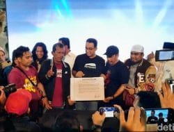 Stadion International Mattoanging, Anies Teken Kontrak Politik Pembangunan dengan Suporter PSM
