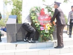 Kapolres Bantaeng Memperingati Hari Pahlawan Nasional dengan Upacara di Taman Makam Pahlawan