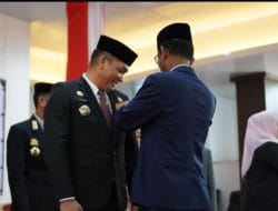 Sekda Takalar di Sematkan Penghargaan Satyalencana Karya Satya Tahun 2023 Oleh PJ Bupatai