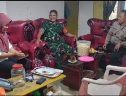 Ciptakan Situasi Kamtibmas yang Aman Jelang Pemilu 2024 Bhabinkamtibmas Bersama Babinsa Sambagi Warga