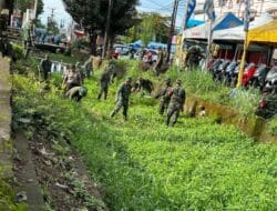 Sadar Kebersihan Diterjunkan Untuk Menyisir Saluran Air Di Kawasan Pasar Sentral Takalar