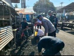 Kembali Beraksi, Sejumlah Anggota TNI-POLRI Diturunkan Pasar Kalongkong Bersih Seketika