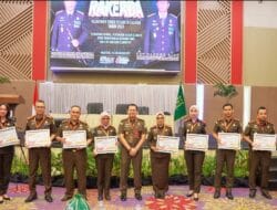 Berakhirnya Rapat Kerja Daerah Kejaksaan Tinggi SulSel 2023, Sejumlah Kejari dan Kacabjari Berkinerja Baik Mendapat Penghargaan