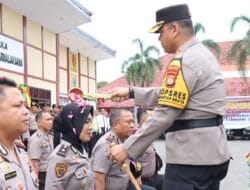 Push-Up dan Siraman Air, Personel Polres Gowa Rayakan Kenaikan Pangkat
