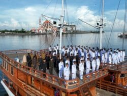 Nama-nama Lurah yang Dilantik di Kapal Pinisi, Wali Kota Makassar : Administrasi Dibenahi dengan Baik