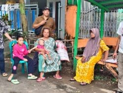 Blusukan dan Bagi Souvenir di Sudiang, Caleg PSI James Wehantouw Disambut Gembira Emak-emak