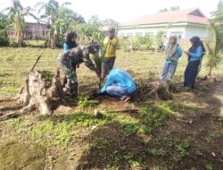 Personel Koramil 1426-01/Polut Laksanakan Kegiatan Kerja Bhakti Penanaman Pohon