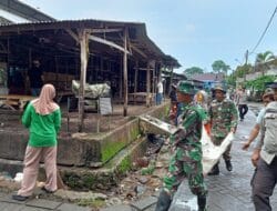 Sinergitas TNI-Polri Dan Instansi Terkait Serta Masyarakat Kerja Bakti Bersihkan Pasar