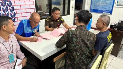 Kejati Sulsel Serahkan Ke Penuntut Umum 5 Orang Tersangka Atas Dugaan Tindak Pidana Korupsi PT.Surveyor Indonesia Cabang Makassar