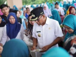 Pj. Bupati Takalar Didampingi Pj. Ketua Tp. PKK Buka Bazar dan Lomba Kreasi Olahan Makanan Berbahan Ikan, Seafood dan Jagung