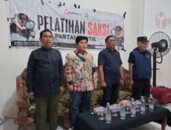 Relawan AMIN, Gandeng Bawaslu Takalar, Adakan Pelatihan Saksi