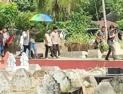 Kabaharkam Polri Ziarah Kuburan Orangtua di Gowa