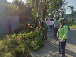 Tetap Konsisten Wujudkan Kebersihan Lingkungan, Koramil 1426-07/Pattallassang Kerja Bakti Bersihkan Selokan  