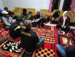 Musik Gambus Tradisional Sambut Calon Bupati Gowa, Husniah Talenrang Saat Di Kaki Bukit Bawakaraeng Gowa