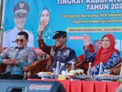 Pj Bupati Takalar Didampingi Pj Ketua TP PKK Kabupetan Takalar Membuka Jambore Kader PKK Tingkat Kabupaten Takalar