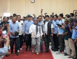 Setelah Resmi di Usung Gerindra dan PAN, Husniah Talenrang di Serbu Ribuan Pendukungnya