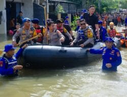 Kapolda Sulsel Tinjau Lokasi Banjir dan Salurkan Bantuan di Antang