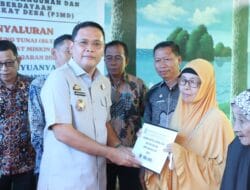 Jelang Idul Fitri, Wakil Bupati Takalar Pantau Pasar Murah di Desa Banyuanyara