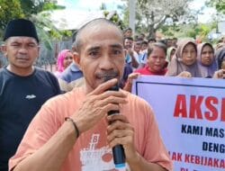 Tolak Penjabat Kades Perempuan, Warga Negeri Masarete Palang Kantor Desa