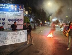 Spanduk Tajam KKMB Unismuh: ‘Polisi Tak Berdaya, Mafia Rokok Kebal Hukum’