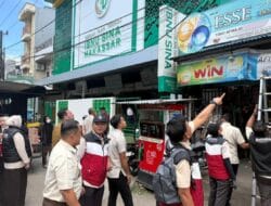 Tegakkan Aturan, Bapenda Makassar Bongkar Titik Reklame Tak Berizin