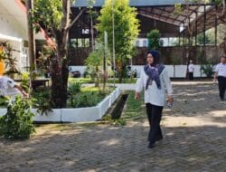 Sambut HUT RI ke-80, Dinas Pertanian Takalar Gotong Royong Cat Ulang Kantor