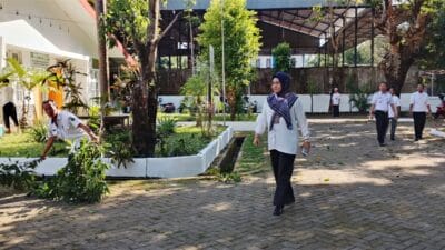 Sambut HUT RI ke-80, Dinas Pertanian Takalar Gotong Royong Cat Ulang Kantor