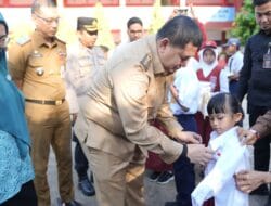 Munafri-Aliyah Tuntaskan Janji Pendidikan, Seragam Gratis Resmi Disalurkan