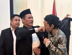 Mentan Amran Kenakan Jaket KKSS untuk Agam Rinjani