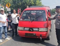 Semarak Merah Putih, Polsek Marbo Bagikan Bendera Mini Sambut HUT RI ke-80