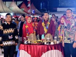 Wali Kota, Wawali dan Ketua PKK Hadiri Pesta Rakyat HUT ke-80 RI di Kecamatan Mamajang