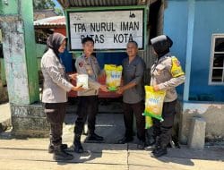 Kapolres Buru AKBP Sulastri Sukidjang Salurkan 110 Alquran dan Beras ke 11 TPQ di Namlea