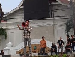 Aksi Pemuda-Mahasiswa Gedor Kejari Takalar: Soroti Dugaan Korupsi Kandang Ayam Rp2 Miliar