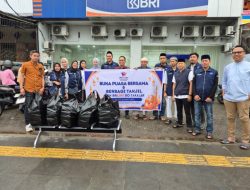 Brilinkers Takalar Bagi-Bagi Takjil di Jalan Sudirman, Tutup Kegiatan dengan Buka Puasa Bersama