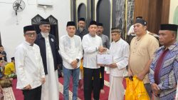 Wabup Hengky Yasin Pimpin Safari Ramadan di Bontoloe, Salurkan Bantuan Mesjid dan UMKM Untuk Warga