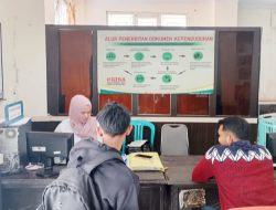 Dukcapil Takalar Tetap Buka di Tengah WFA, Antrean Warga Tembus Puluhan Pemohon