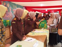 Ramadan Berbagi: Kejari Takalar Salurkan Sembako Lewat Pasar Murah