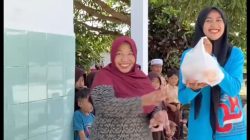 Kepsek SDN 128 Inpres Lengkese 1 Berbagi Bingkisan untuk Guru, Pererat Kebersamaan di Sekolah